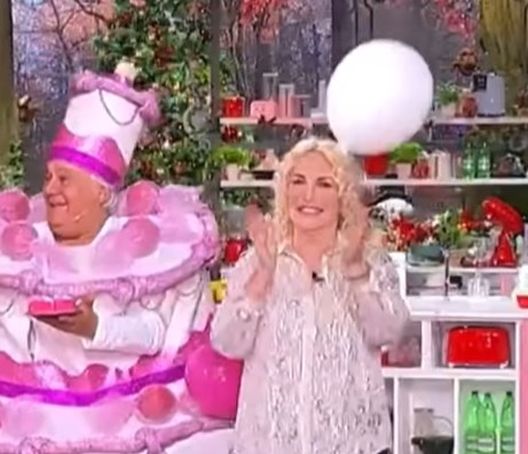 Antonella Clerici compie 61 anni: gli auguri del compagno e della figlia. E festa in tv- immagine 2