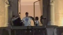Inter, la festa dopo la vittoria. Cena e balli allo Sheraton, poi in Duomo coi tifosi