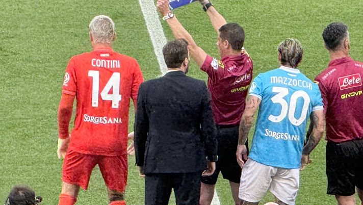 Al 78’ di Napoli-Udinese entra Contini al posto di Meret, accolto da un saluto affettuoso che sa di momento speciale. contini