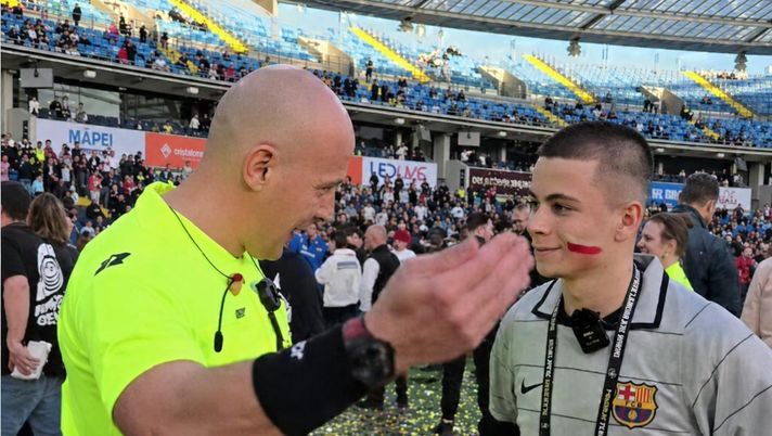 Marciniak al tifoso del Barcellona: “Due errori contro l’Inter se siamo onesti. Ma mi ha corretto il Var” - immagine 1