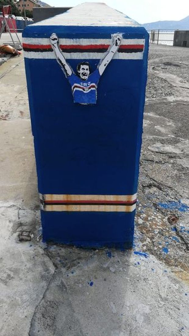 Il derby di Vialli: la scritta funebre dei genoani e il Molo dell’amicizia sampdoriano…- immagine 2