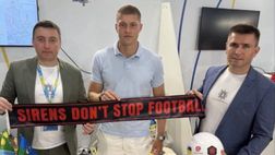 Dovbyk ospite con la moglie alla Conferenza per la Ripresa dell’Ucraina – FOTO