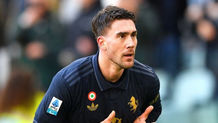 Calciomercato Milan, Comolli (DG Juventus) a Sky: 'Vlahovic resterà al 99%'