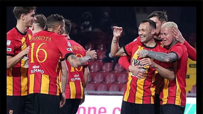 Benevento, è trionfo totale! Dopo la promozione, vince la Supercoppa Serie C Benevento, è trionfo totale! Dopo la promozione, vince la Supercoppa Serie C - immagine 1