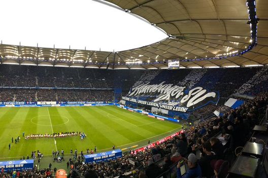 Tifoserie schierate Amburgo non perde il suo derby: in Bundesliga ci va lo Stoccarda- immagine 2