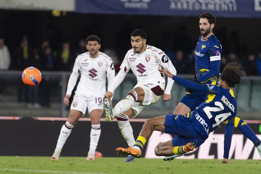 VERONA, ITALY - JANUARY 4: Zakaria Aboukhlal of Torino FC in action during the Serie A match between Hellas Verona FC and Torino FC at Stadio Marcantonio Bentegodi on January 4, 2026 in Verona, Italy. (Photo by Stefano Guidi - Torino FC/Torino FC 1906 via Getty Images)