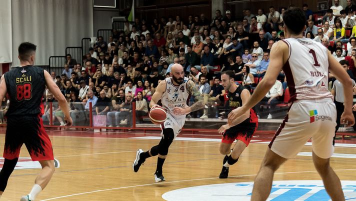 Livorno, basket inclusivo: radiocronaca per non vedenti al derby Libertas-Pielle - immagine 1