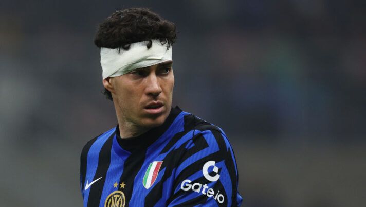 Inter, Bastoni con il ‘turbante’ contro la Lazio: due punti di sutura al sopracciglio - immagine 1
