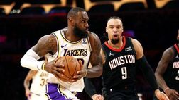 Nba, LeBron prende per mano i Lakers: i numeri del successo contro Houston