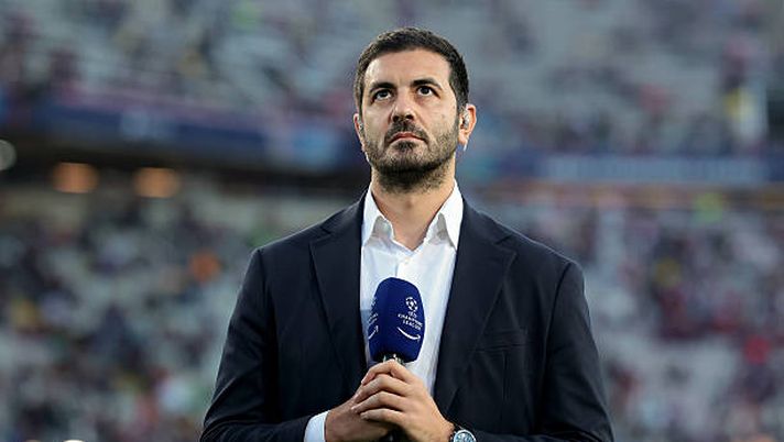 BARCELONA, SPAIN - APRIL 30: Fernando Siani TV reporter comments for Amazon Prime prior to kick off in the UEFA Champions League 2024/25 Semi Final First Leg match between FC Barcelona and FC Internazionale Milano at Estadi Olimpic Lluis Companys on April 30, 2025 in Barcelona, Spain. (Photo by Jonathan Moscrop/Getty Images) Siani: “Atta mi ha sorpreso, vale i soldi spesi. Su Jimenez ho un dubbio” - immagine 1