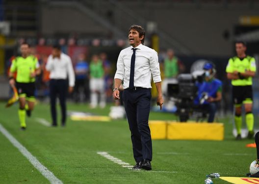 MILAN, ITALY - JULY 13: Head coach of FC Internazionale Antonio Conte reacts during the Serie A match between FC Internazionale and Torino FC at Stadio Giuseppe Meazza on July 13, 2020 in Milan, Italy. (Photo by Claudio Villa - Inter/Inter via Getty Images) Inter, oggi la ripresa. E Gagliardini avvisa: “Nessuno ci ha messo in grossa difficoltà”- immagine 2