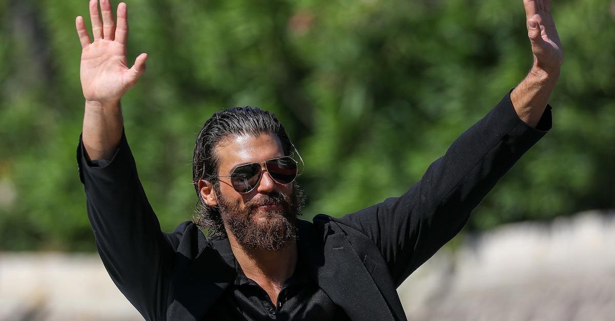 Can Yaman: “Stampa turca da sempre cattiva con me. Ma vi pare che io vada…”