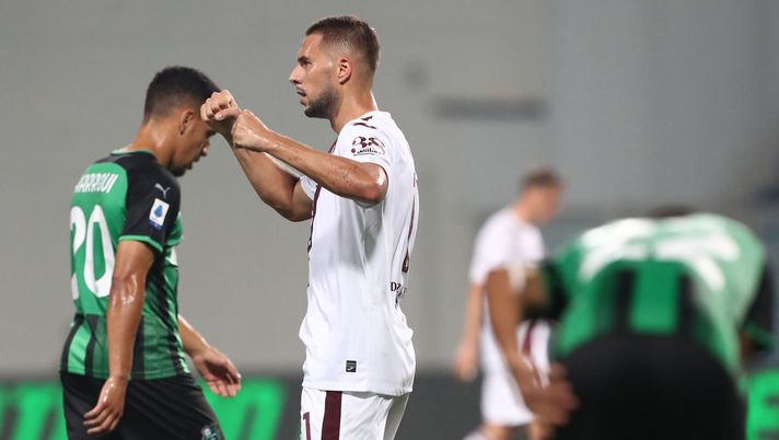 REGGIO NELL'EMILIA, ITALY - SEPTEMBER 17: Marko Pjaca of Torino FC celebrates a victory at the end of the Serie A match between US Sassuolo and Torino FC at Mapei Stadium - Citta' del Tricolore on September 17, 2021 in Reggio nell'Emilia, Italy. (Photo by Marco Luzzani/Getty Images) Agresti (Goal.com): “Pjaca e Mandragora? Il Torino ha pescato bene dalla Juve” - immagine 1