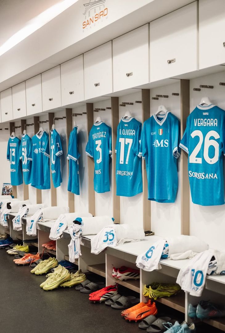 Inter-Napoli, tutto pronto nello spogliatoio azzurro: la scelta sulla maglia GALLERY - immagine 2