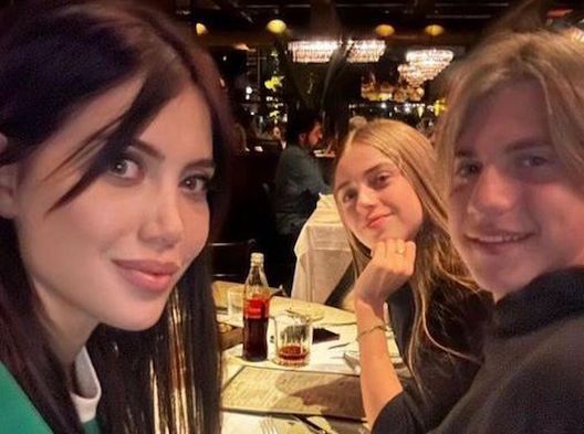 Momento speciale in casa Nara: Wanda ha conosciuto la fidanzata del figlio Valentino - immagine 1