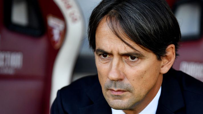 TURIN, ITALY - OCTOBER 21: Simone Inzaghi, Head Coach of FC Internazionale, looks on prior to the Serie A TIM match between Torino FC and FC Internazionale at Stadio Olimpico di Torino on October 21, 2023 in Turin, Italy. (Photo by Valerio Pennicino/Getty Images) Inter, Inzaghi non parlerà in conferenza stampa alla vigilia della Roma - immagine 1
