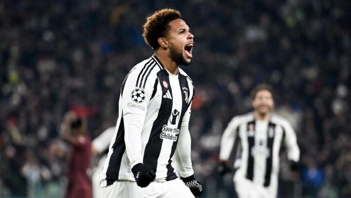 TURIN, ITALY - DECEMBER 11: Weston McKennie of Juventus celebrates after scoring his team's second goal during the UEFA Champions League 2024/25 League Phase MD6 match between Juventus and Manchester City at Juventus Stadium on December 11, 2024 in Turin, Italy. (Photo by Daniele Badolato - Juventus FC/Juventus FC via Getty Images) Moretto: “McKennie, pronto il rinnovo con la Juventus! Ecco fino a quando firmerà” - immagine 1