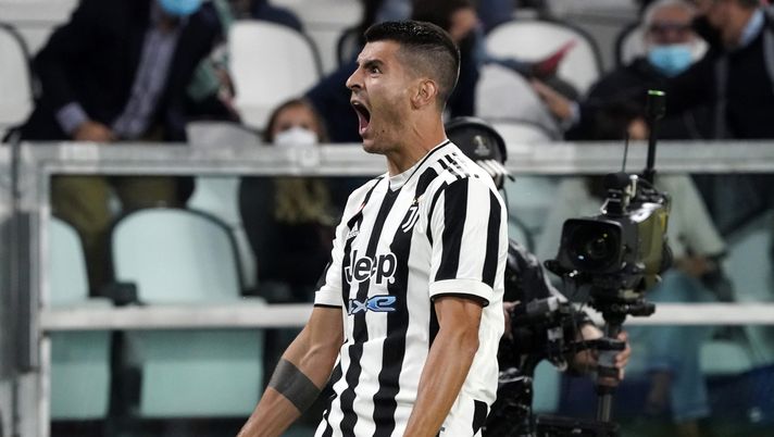 TURIN, ITALY - SEPTEMBER 19: Alvaro Morata of Juventus celebrates after scoring their side's first goal during the Serie A match between Juventus and AC Milan at the Allianz Stadium in Turin, Italy on September 19, 2021 in Turin, Italy. (Photo by Pier Marco Tacca/Getty Images) Alvaro Morata Juventus
