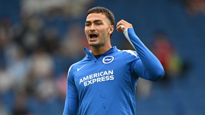 Calciomercato, Coppola lascia il Brighton e vola al Paris FC: niente Milan per l'italiano