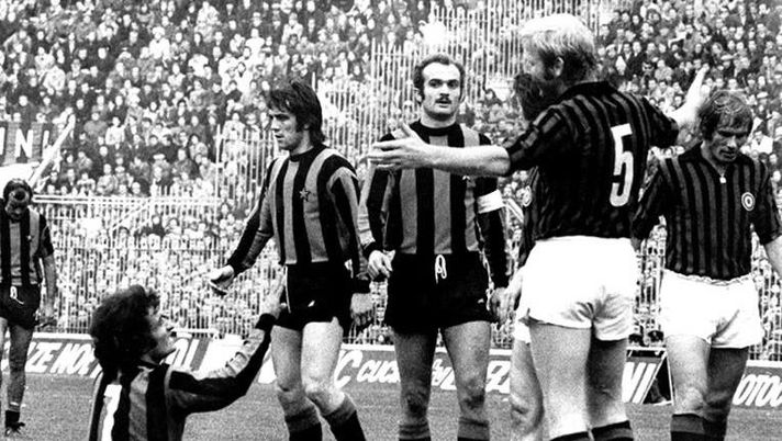 In controluce, quando il derby di Milano era grigio ma spensierato… - immagine 1