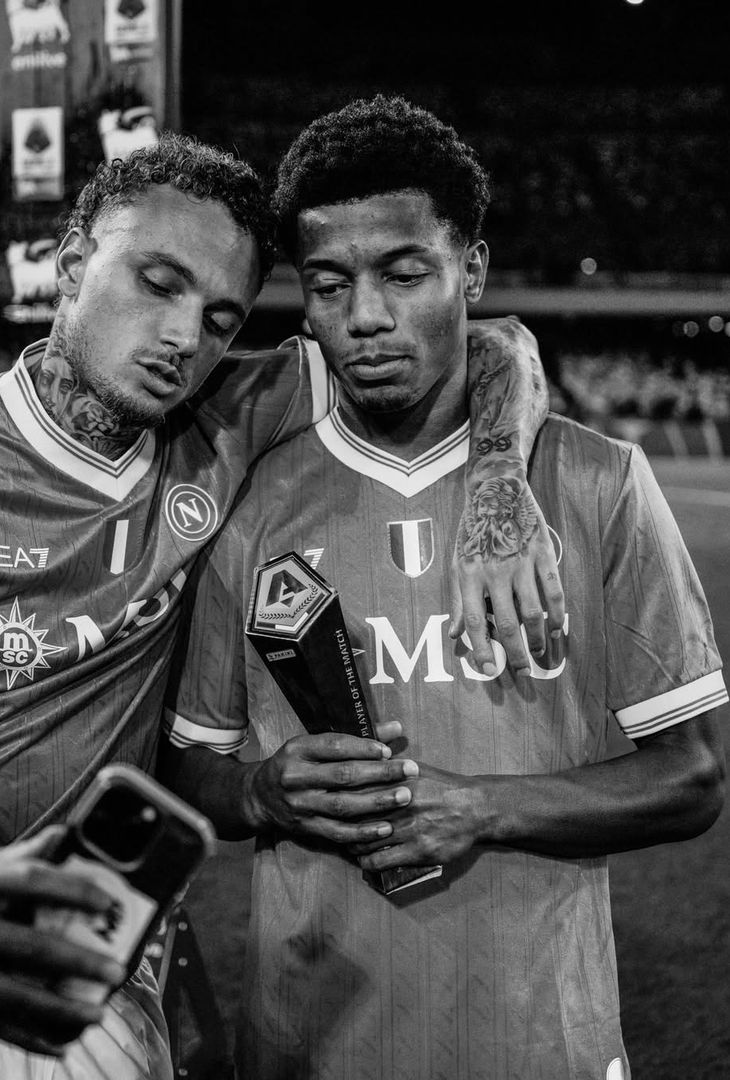 Ricomincio da tre, il Napoli si rialza: abbracci e sorrisi tra gli azzurri – LE FOTO - immagine 13