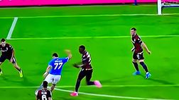 VIDEO Napoli-Bologna 2-0: Kvara dipinge calcio e segna il gol del raddoppio
