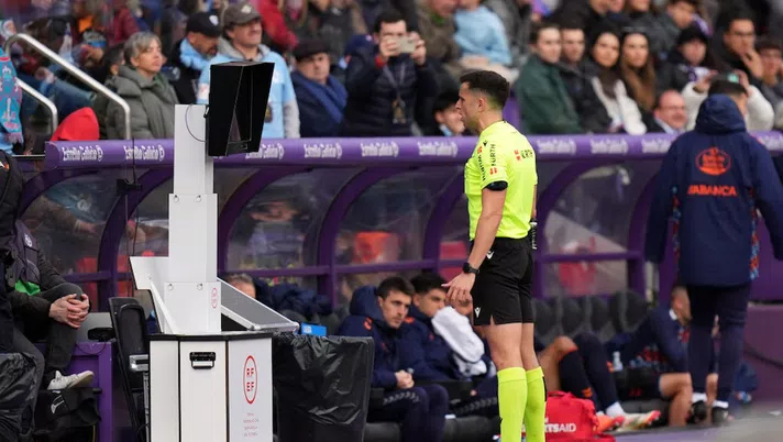 Rivoluzione Var: in Coppa Italia l’arbitro spiegherà le decisioni. Novità anche in campionato - immagine 1