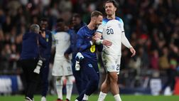 Giocatori inglesi in un locale notturno dopo la qualificazione a Euro 2024: scandalo per il conto