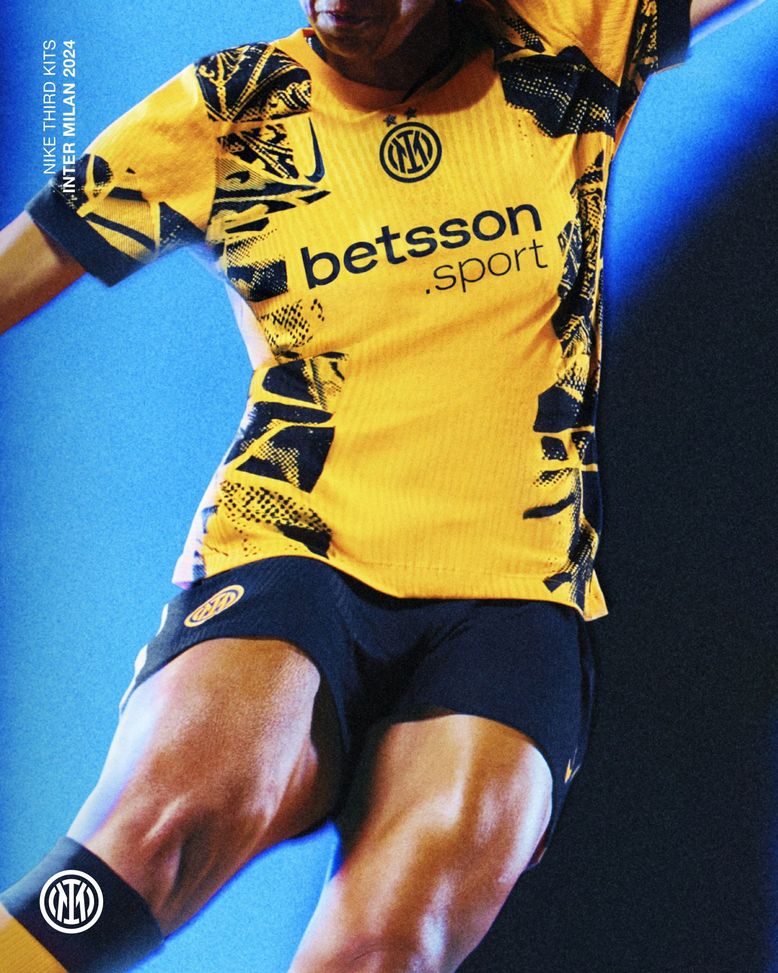 Inter, svelata la terza maglia gialla. In vendita dal 12 settembre: le immagini- immagine 4