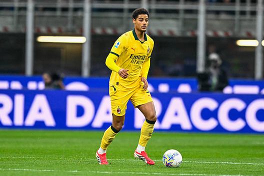 MILAN, ITALY - FEBRUARY 18: Koni De Winter of AC Milan during the Serie A match between AC Milan and Como 1907 at Giuseppe Meazza Stadium on February 18, 2026 in Milan, Italy. (Photo by Alberto Gandolfo/BSR Agency/Getty Images)