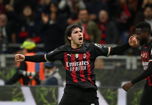 MILAN, ITALY - NOVEMBER 05: Sandro Tonali of AC Milan celebrates s cancelled goal during the Serie A match between AC MIlan and Spezia Calcio at Stadio Giuseppe Meazza on November 05, 2022 in Milan, Italy. (Photo by Claudio Villa/AC Milan via Getty Images) Milan