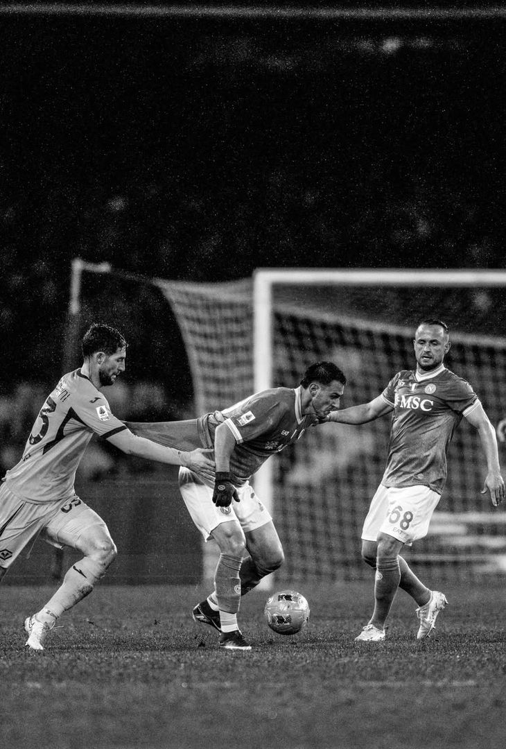 “Sete di redenzione”: il film in bianco e nero di Napoli-Hellas Verona – FOTOGALLERY - immagine 13
