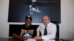 Dele-Bashiru, la firma a Formello e le prime foto in maglia Lazio – GALLERY