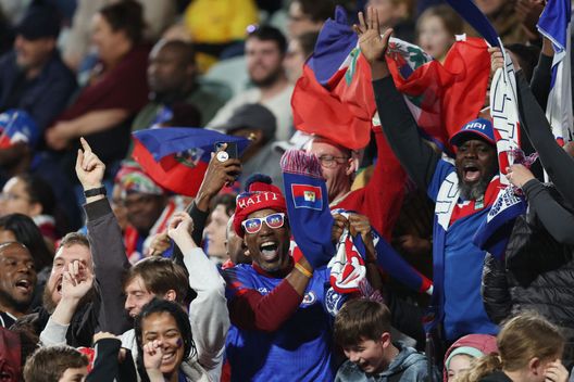 Tifosi dell'Haiti. (Foto di Paul Kane/Getty Images) Mondiale 2026, Haiti si qualifica senza mai giocare in casa: ecco il motivo- immagine 2