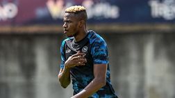 INFO SOS – Osimhen, la priorità resta lasciare il Napoli: non solo PSG, aprirebbe anche all’Arabia