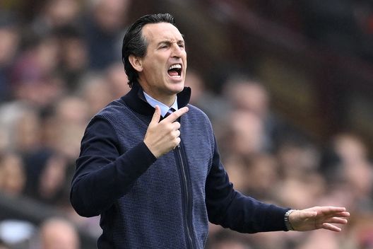 Unai Emery, allenatore dell'Aston Villa, nel match contro il Manchester United giocato al Villa Park il 6 ottobre 2024 (Foto di Michael Regan/Getty Images) Aston Villa fuori dalla Champions: la sconfitta con lo United scatena la polemica- immagine 3