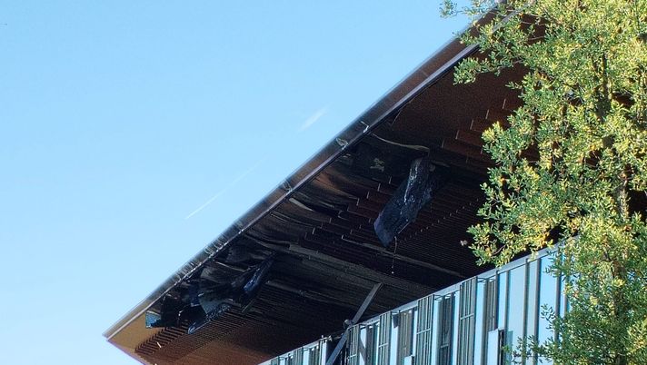 Incendio Viola Park, la testimonianza: “Vorrei prendere le mie cose ma non si può” - immagine 1