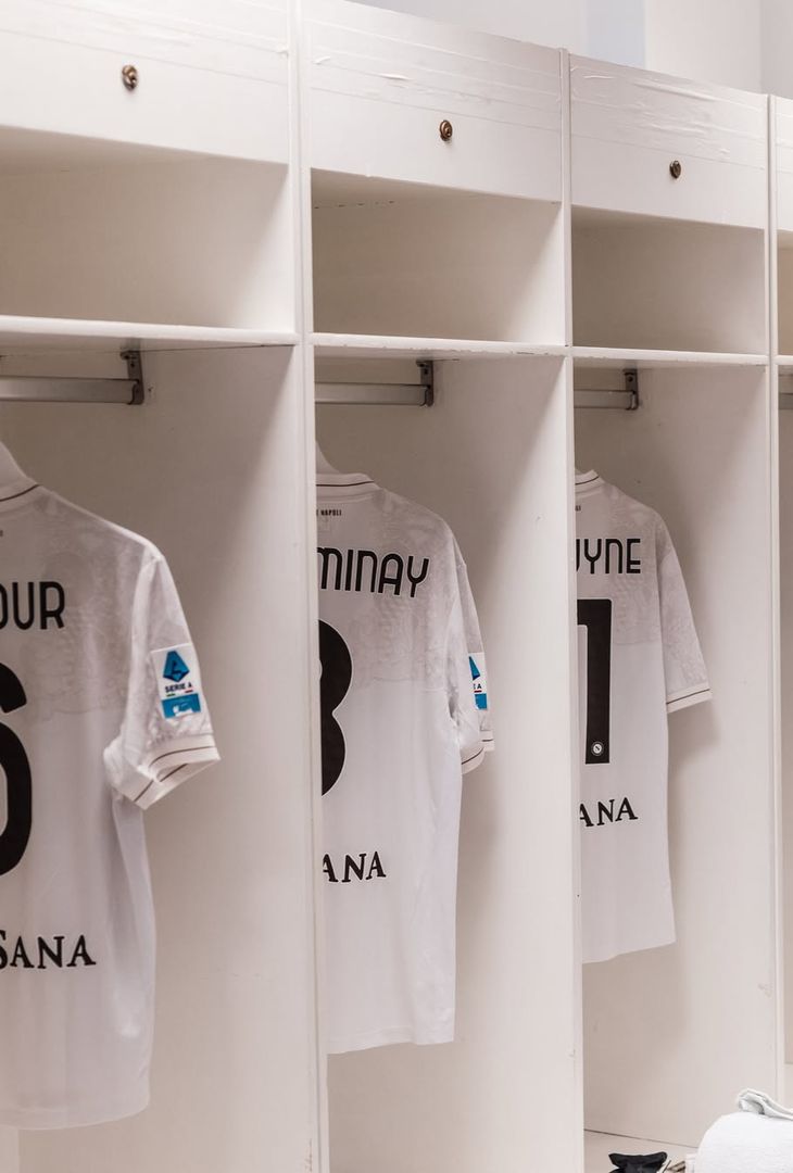 Fiorentina-Napoli, tutto pronto nello spogliatoio: la scelta sulla maglia – GALLERY - immagine 4