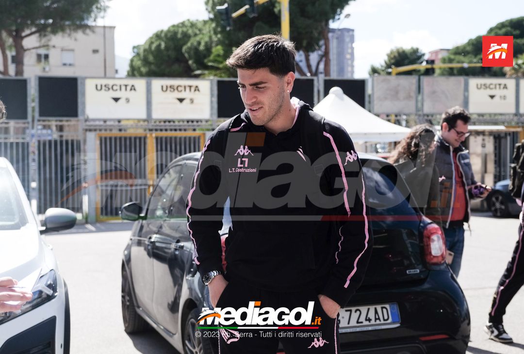 FOTO Venezia-Palermo, i Rosanero in partenza dal “Renzo Barbera” (GALLERY) - immagine 10