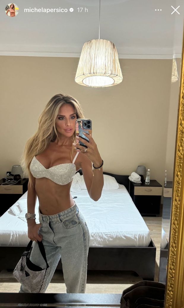 Michela Persico super sexy per la serata. Lady Rugani, look pazzesco e super décolleté- immagine 2