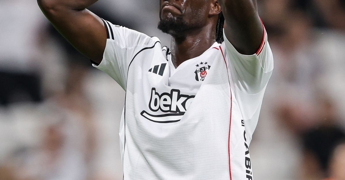 ex milan abraham a secco da cinque partite con il besiktas