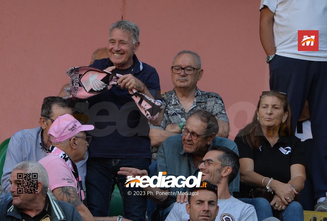 FOTOTIFO Palermo-Lecco, gli scatti ai tifosi al “Renzo Barbera” (GALLERY) - immagine 94