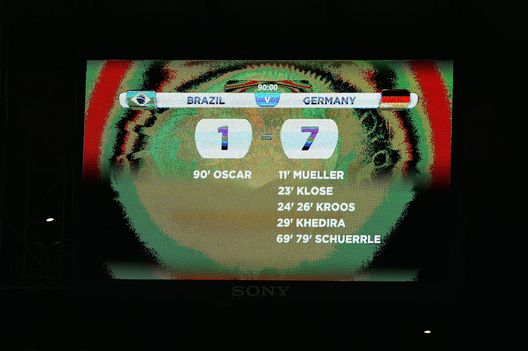 Il tabellone luminoso che riporta il risultato finale della semifinale tra Brasile e Germania, all'Estadio Mineirao di Belo Horizonte. (Foto di Buda Mendes/Getty Images) Dal solista all’orchestra: il nuovo Brasile suona con Ancelotti- immagine 3