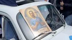 Napoli-Cagliari, i tifosi partenopei ‘omaggiano’ Pedro fuori il Maradona!