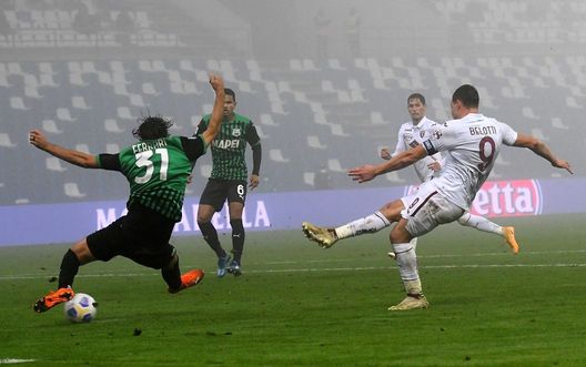 REGGIO NELL'EMILIA, ITALY - OCTOBER 23: Andrea Belotti of Torino FC scores his team second goal during the Serie A match between US Sassuolo and Torino FC at Mapei Stadium - Città del Tricolore on October 23, 2020 in Reggio nell'Emilia, Italy. (Photo by Alessandro Sabattini/Getty Images) Il Sassuolo ama il possesso palla: al Toro servirà alzare il baricentro- immagine 3