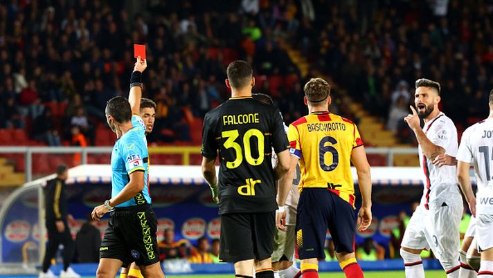LECCE, ITALY - NOVEMBER 11: The referee Rosario Abisso shows the red card to Olivier Giroud of Milan during the Serie A TIM match between US Lecce and AC Milan at Stadio Via del Mare on November 11, 2023 in Lecce, Italy. (Photo by Maurizio Lagana/Getty Images) ORDINE DEL…GIORNO – Il trattamento Giroud e il trattamento di altri… - immagine 1