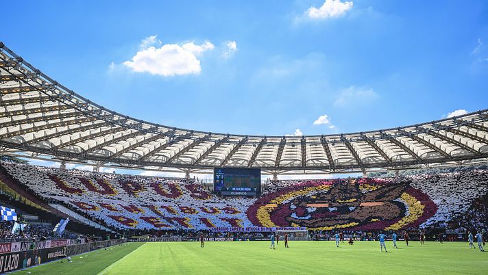 Lazio-Roma, la coreografia della Sud: “Lupetto distruggili tu” e il richiamo a Orazio - immagine 1