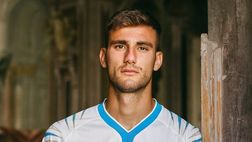 Nuova maglia per il Napoli: gli azzurri presentano il kit pre-gara LA GALLERY