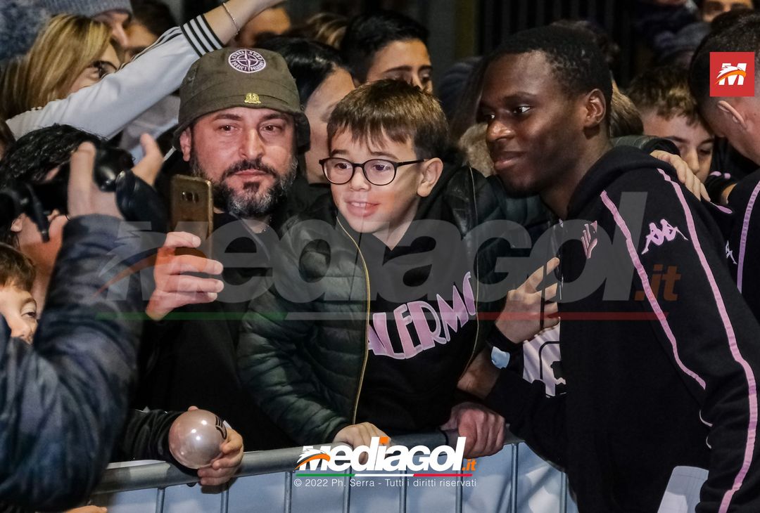 FOTO Palermo: Accardi, Saric e Gomes accendono l’albero al ‘Barbera’ (Gallery) - immagine 24