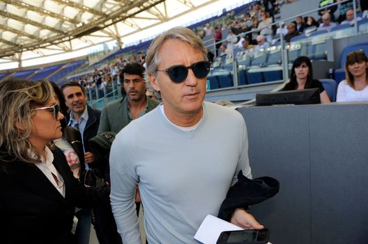 Mancini, l’indiscrezione di Chi: “Solo una casualità o l’indizio di una crisi? Sui social…” Mancini, l’indiscrezione di Chi: “Solo una casualità o l’indizio di una crisi? Sui social…” - immagine 1